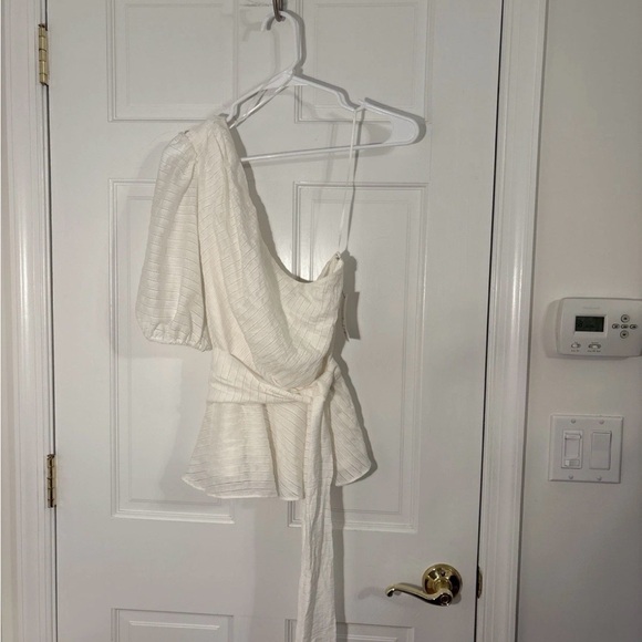 Nine West One Shoulder Shirred Tie Waist Peplum Top in White, Size XL Womens - Picture 2 of 3